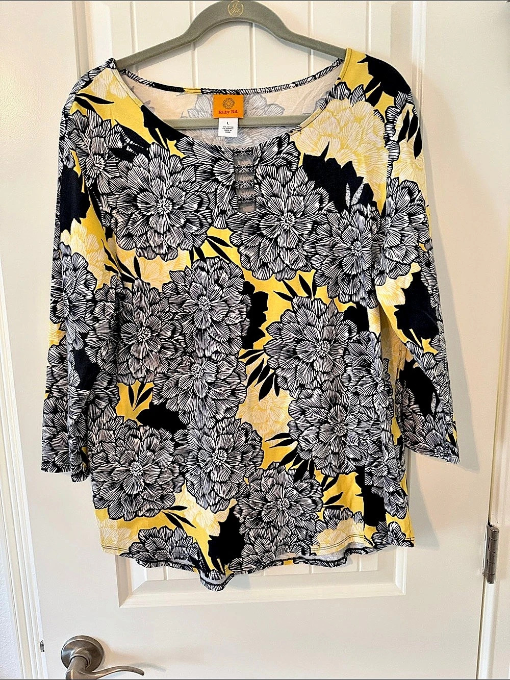 Ruby Rd. Floral Tunic in Yellow & Black Size Large